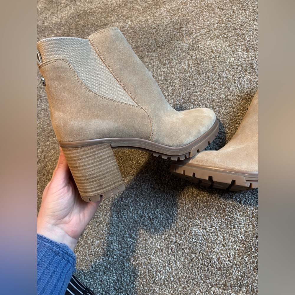 Vince Camuto chunky heel boots - Picture 3 of 10